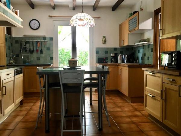 Villa Saint Didier 7 pièce(s) 143 m2 sur terrain avec piscine