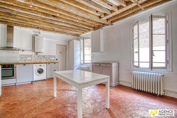 Versailles Saint-Louis Appartement duplex 6 pièces 2ème et dernier étage 102.32 m² au sol €655 000 ** - Référence 27539