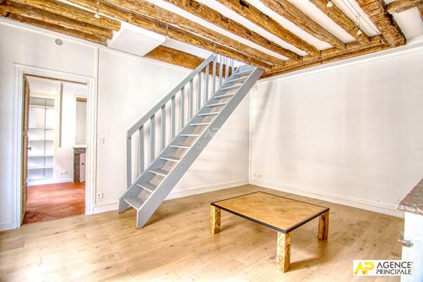 Versailles Saint-Louis Appartement duplex 6 pièces 2ème et dernier étage 102.32 m² au sol €655 000 ** - Référence 27539