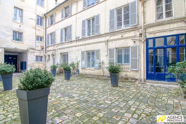 Versailles Saint-Louis Appartement duplex 6 pièces 2ème et dernier étage 102.32 m² au sol €655 000 ** - Référence 27539