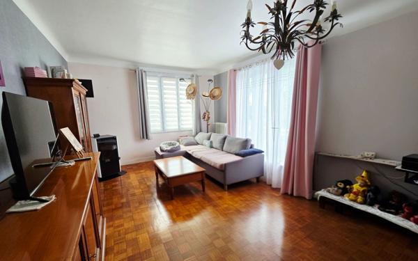 Maison à vendre    3 pièces •  Châteauneuf-du-Faou