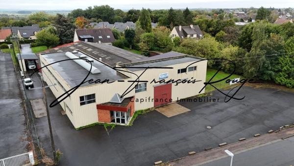 Local commercial de 1 635 m² proche de l'autoroute A13