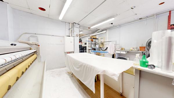 NICE - RIQUIER : LOCAL COMMERCIAL - MURS COMMERCIAUX DE