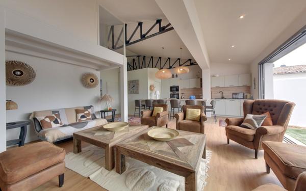 Maison à vendre    7 pièces • 263 m2 Le Bois-Plage-en-Ré