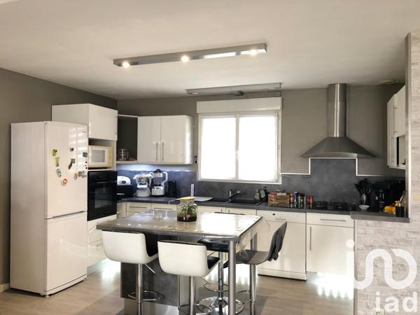 Maison à vendre 5 pièces 118 m² Saint-Gervais-en-Belin