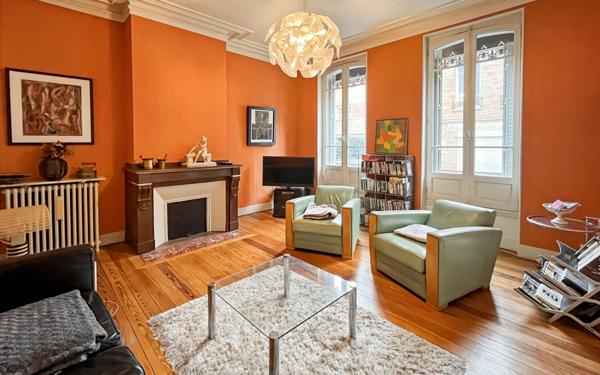 Maison à vendre    8 pièces • 262,48 m2 Toulouse