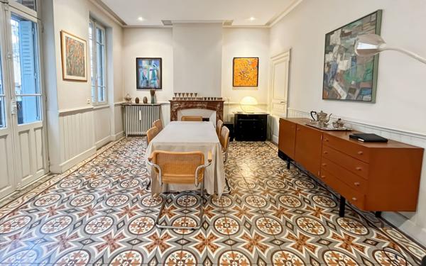 Maison à vendre    8 pièces • 262,48 m2 Toulouse