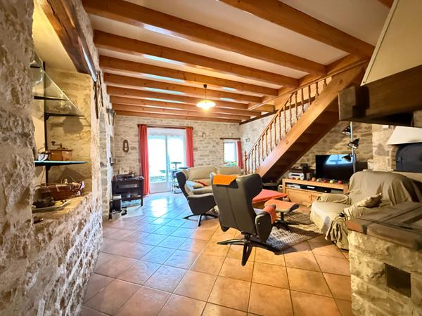 Maison - 7 pièces - 177 m²