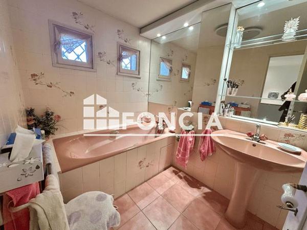 À vendre Maison 5 pièces 163 m² - Marseille 13009