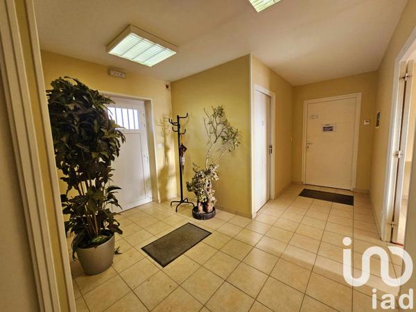 Location maison 1 pièce 20 m² Charmoy