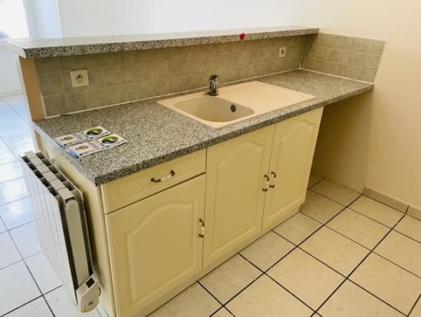Location Maison 4 pièces Champdeniers-Saint-Denis (79220) - bourg