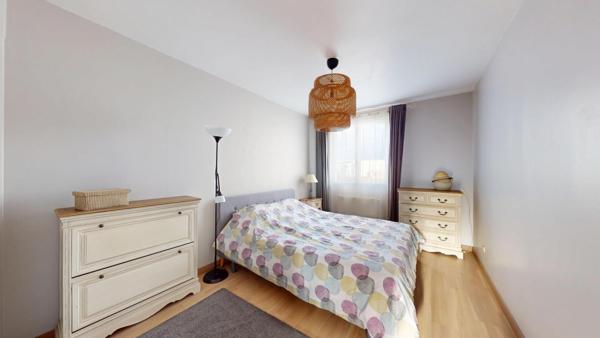 Maison à vendre à Royan - 4 pièces, 3 chambres, garage double