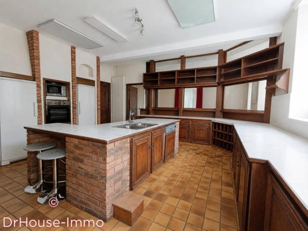 Château à vendre 23 pièces de 693 m²