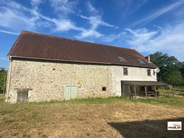 Corps de ferme sur 3 hectares – Maison, granges et hangar au cœur de la nature