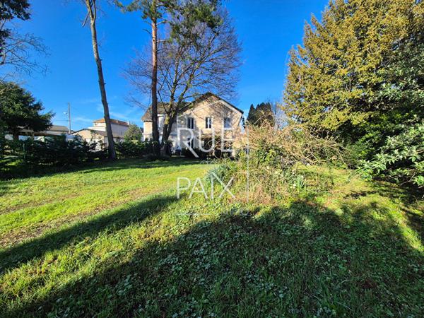 86200 LOUDUN Maison Loudun 8 pièce(s) 196 m2