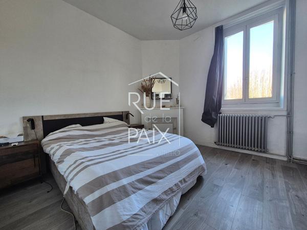 86200 LOUDUN Maison Loudun 8 pièce(s) 196 m2