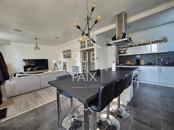 86200 LOUDUN Maison Loudun 8 pièce(s) 196 m2