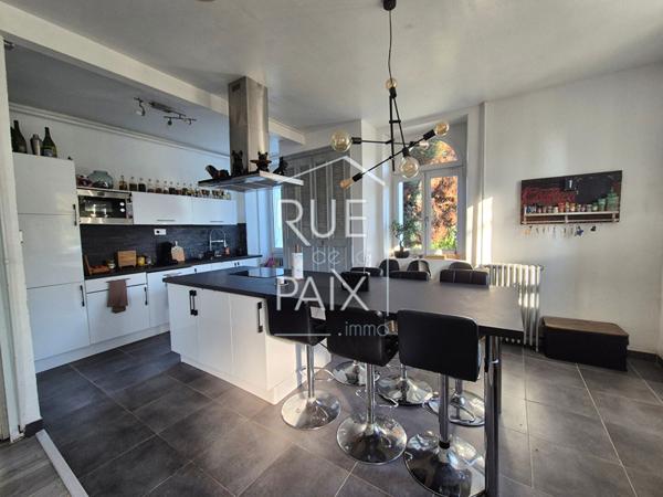 86200 LOUDUN Maison Loudun 8 pièce(s) 196 m2