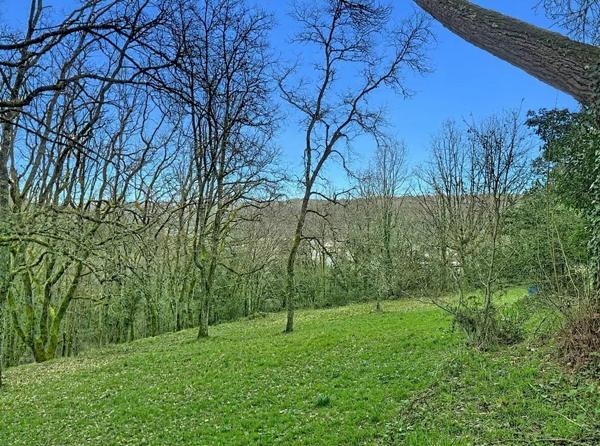 Vente                                                      Maison
                        
                     10 pièces                                         à Lalinde