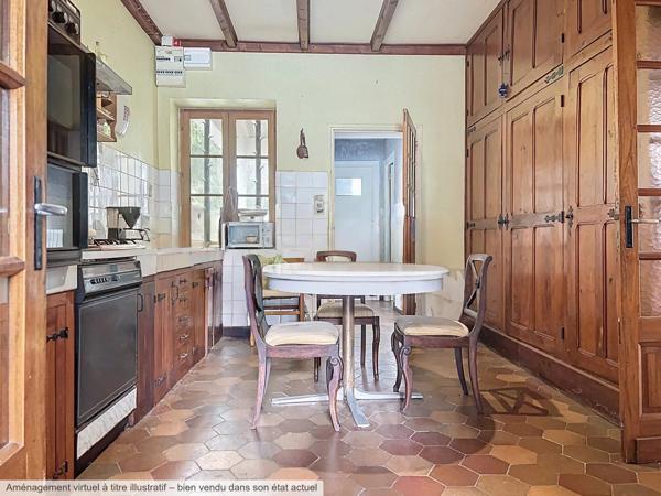 Vente                                                      Maison
                        
                     10 pièces                                         à Lalinde