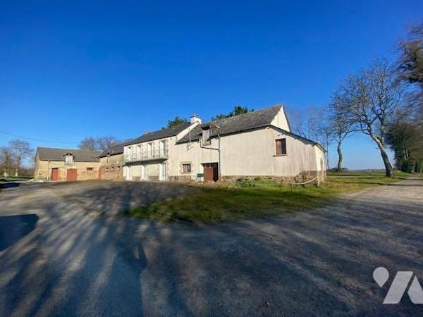 Maison à vendre - TINTENIAC ( ST BRIEUC DES IFFS) - Grande propriété située au calme comprenant...