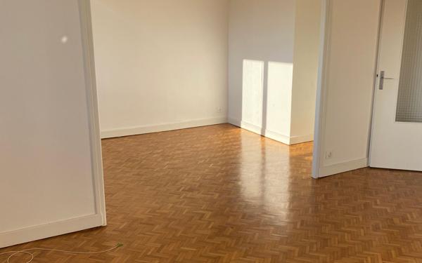 Immeuble à vendre    4 pièces •  Pargny-sur-Saulx