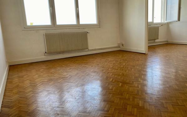 Immeuble à vendre    4 pièces •  Pargny-sur-Saulx