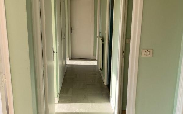 Immeuble à vendre    4 pièces •  Pargny-sur-Saulx