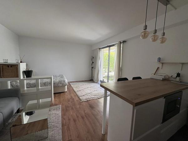 Location                                                      Appartement
                        
                     1 pièces                      27 m2                     à Paris 15