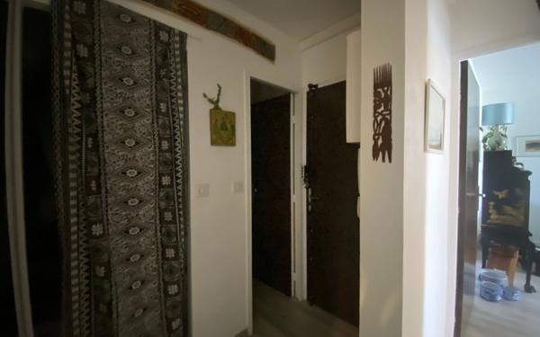 Appartement à vendre    3 pièces • 54 m2 Bordeaux