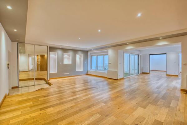 Magnifique appartement en plein centre mais calme!