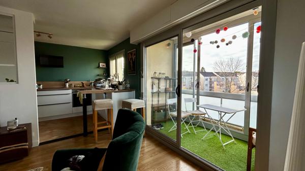 Nantes - Secteur Beauséjour / Parc de la Gaudinière Appartement T4 - 81 m² - 3è étage avec ascenseur - Parking sous-sol + cave