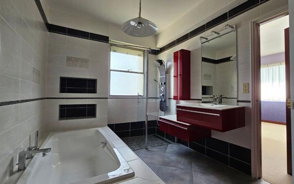 Maison à vendre    7 pièces •  Écos