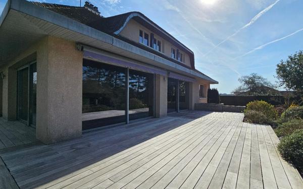 Maison à vendre    7 pièces •  Écos