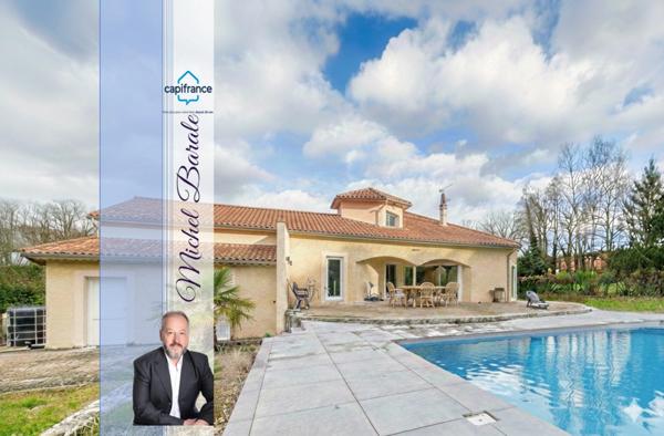 Maison 7 pièces de 200 m² située à Dardilly, piscine et terrain de plus de 3 000 m²