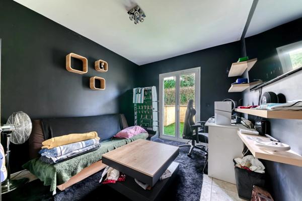 Maison 7 pièces de 200 m² située à Dardilly, piscine et terrain de plus de 3 000 m²