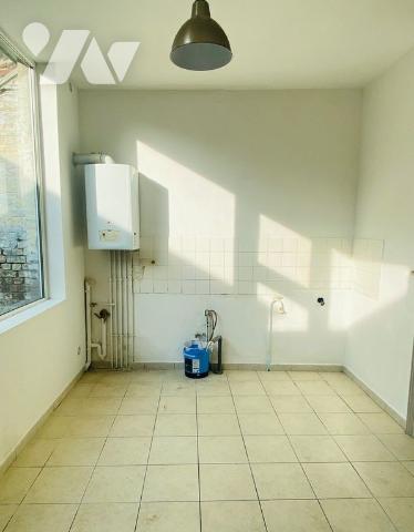 TOURCOIG CENTRE VILLE.
Semi-bourgeoise 125 M².
4 chambres et grande salle de bains