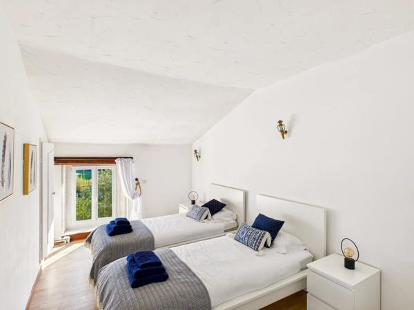 Superbe maison de campagne avec piscine, beaucoup d'espace et un potentiel de revenus