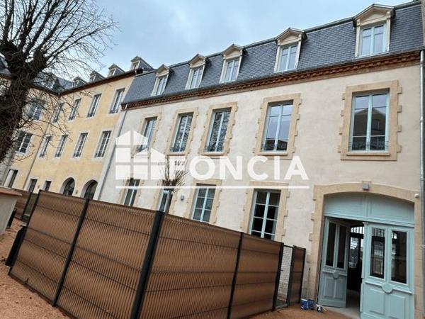 Location Appartement 2 pièces 52 m² - 4 RUE DE LA COMPAGNIE Vichy 03200