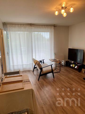 APPARTEMENT RENOVE NIORT - 3 pièce(s) - 69.1 m2