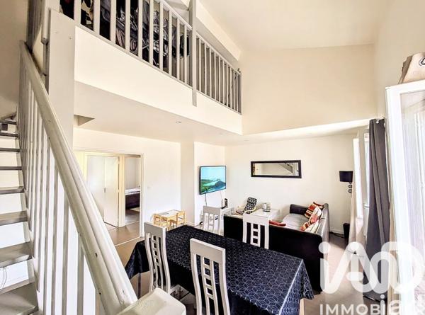 Immeuble à vendre 678 m² Le Chambon-Feugerolles