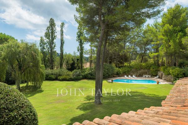 Mougins – propriété d'exception au cœur d'un domaine privé d'un hectare