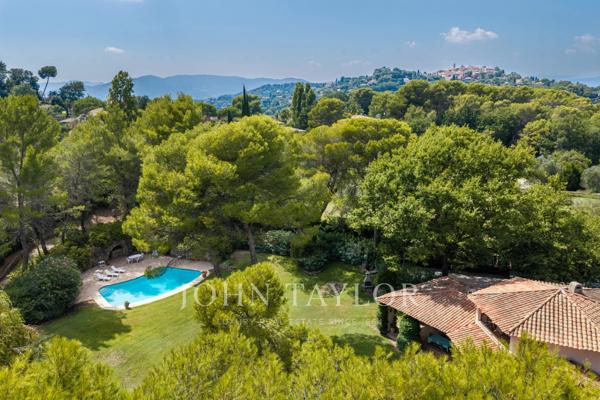 Mougins – propriété d'exception au cœur d'un domaine privé d'un hectare