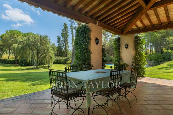 Mougins – propriété d'exception au cœur d'un domaine privé d'un hectare