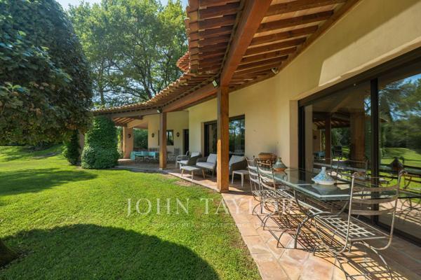 Mougins – propriété d'exception au cœur d'un domaine privé d'un hectare