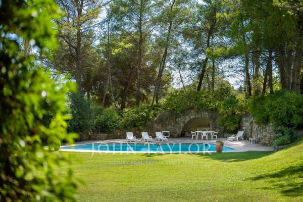 Mougins – propriété d'exception au cœur d'un domaine privé d'un hectare