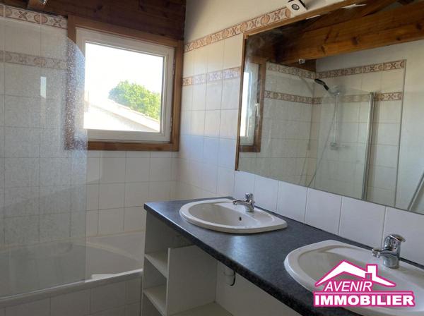 Maison à vendre – 4 chambres, Quartier recherché – LACANAU