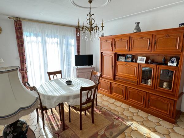 MAISON INDIVIDUELLE 3-4 CHAMBRES AVEC GARGE ET JARDIN