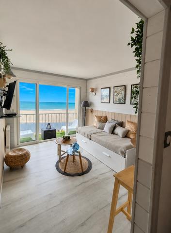 NARBONNE PLAGE, FACE A LA MER, SUPERBE STUDIO AVEC VUE IMPRENABLE