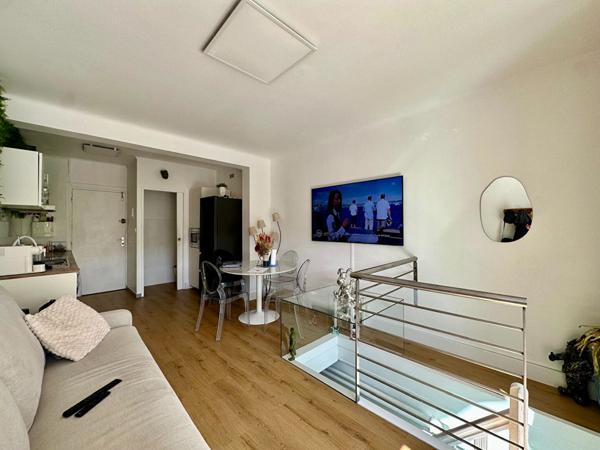 Charmant 2 pièces avec extérieur ? Quartier prisé des Bouches-du-Loup, proche plages